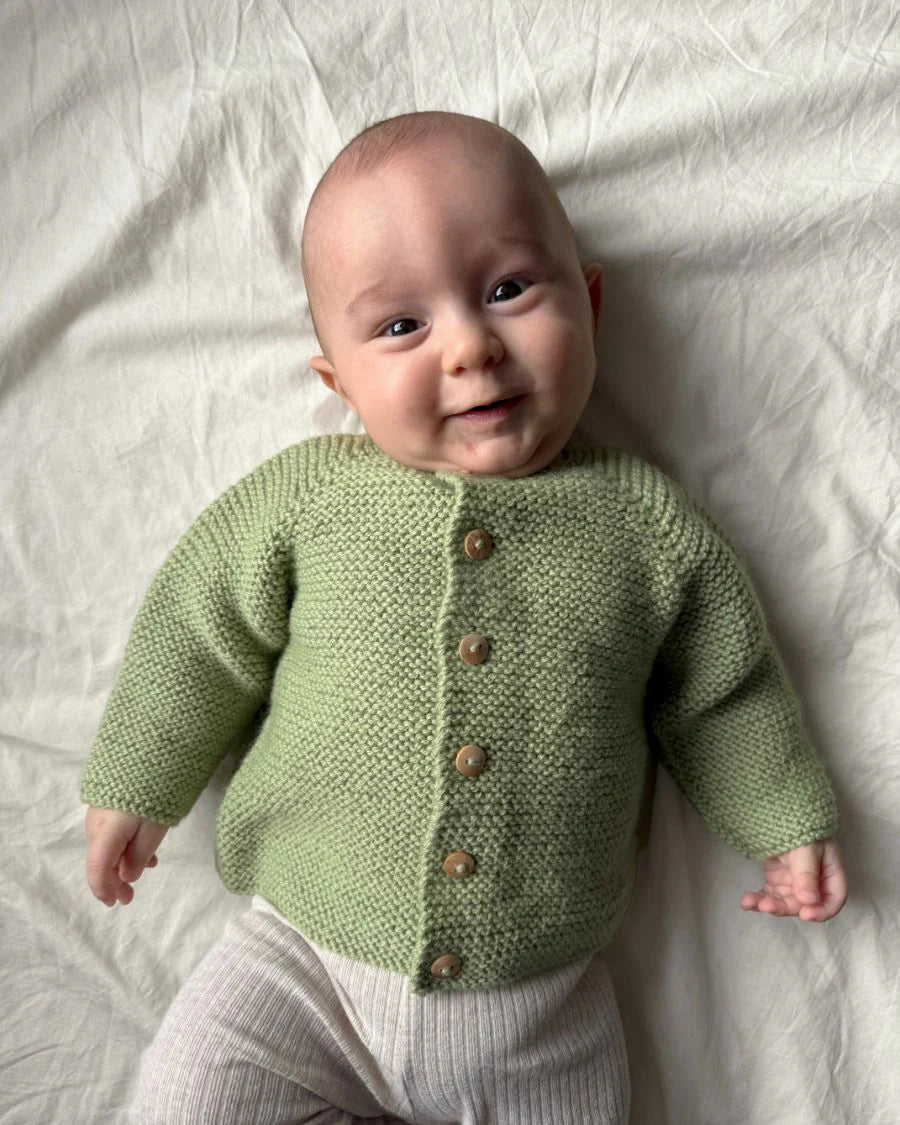 Stickpaket - Petite Knit: Nybörjarjackan