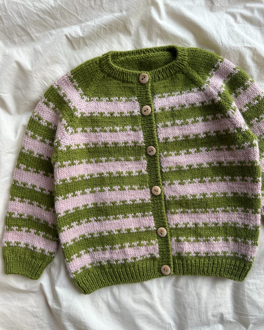 Stickpaket - Petite Knit: Key Cardigan Jr (highland ull)