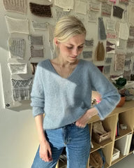 Stickpaket - Petite Knit: Cumulus Blouse V-neck (Silkhair)