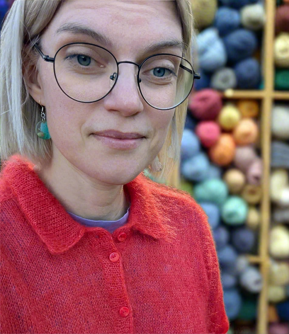 Elida Virack - Notorious knitter
